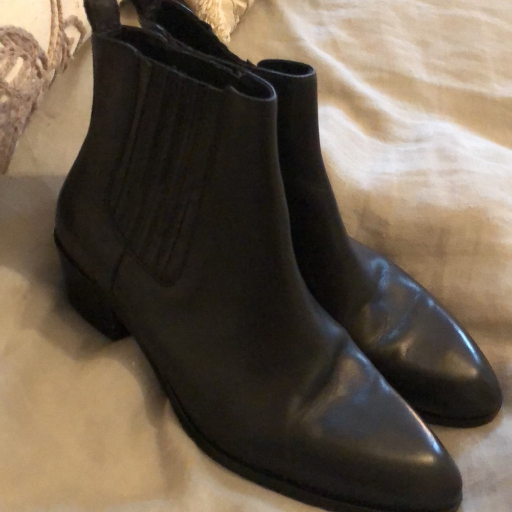 J.Crew Chelsea leather ankle boots - women’s size 6.5